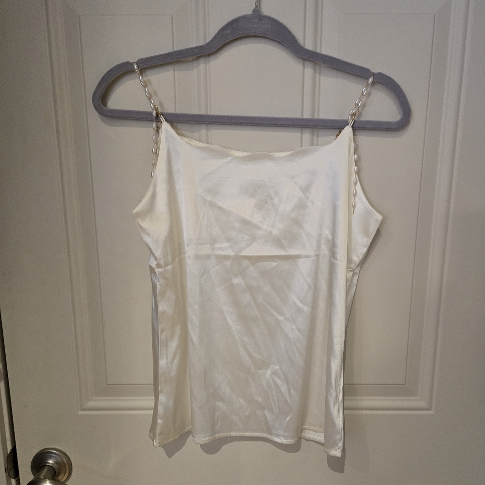 Scallop Neckline Satin Camisole Top